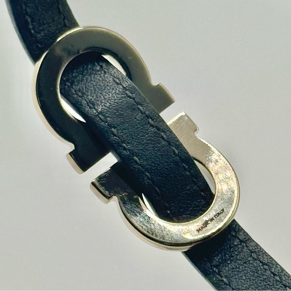 🩶Salvatore Ferragamo Dark Grey Leather Gancini Double Wrap Bracelet🩶 - Picture 5 of 7